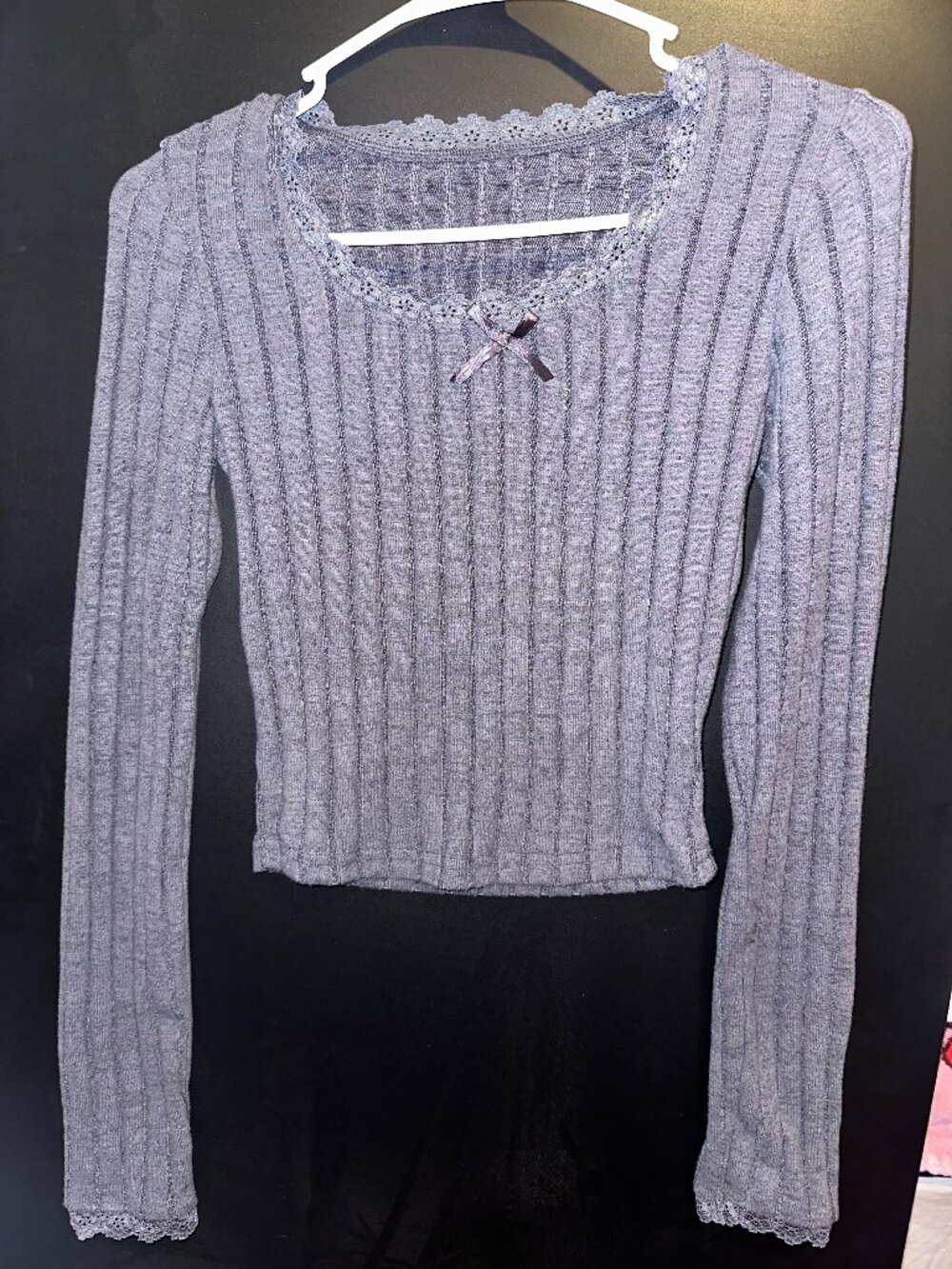 Cute Bow size Small Grey long sleeve shirt